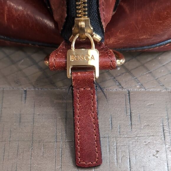 Vintage Bosca Brown Toiletry Bag with Genuine Leather and Zipper Closure - Picture 6 of 16